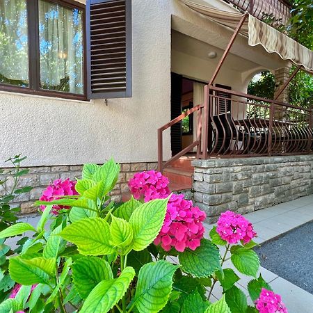 Apartmani Rosa Turanj Exterior foto