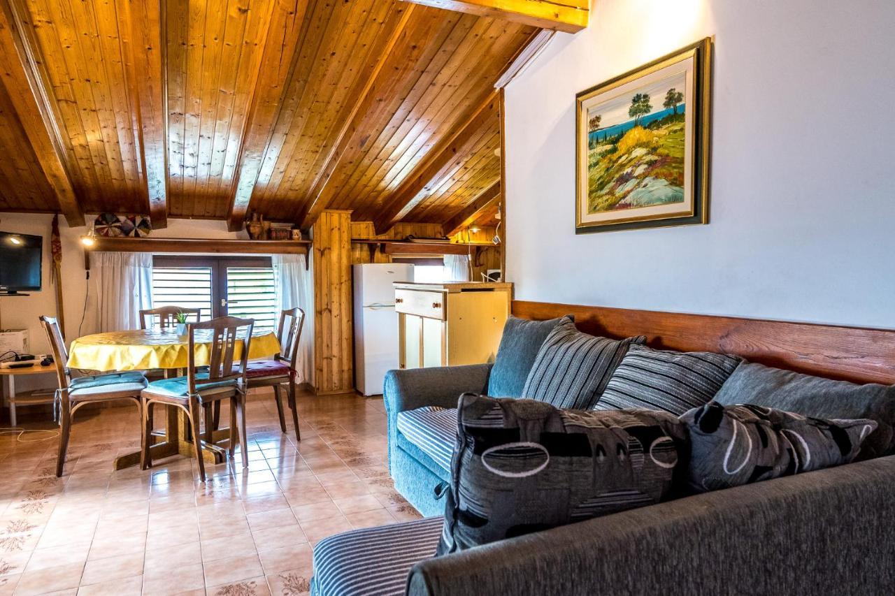 Apartmani Rosa Turanj Exterior foto